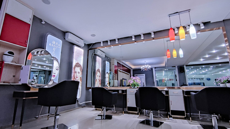 初中生成績不好，學(xué)什么專業(yè)好？選什么學(xué)校就業(yè)有前途？