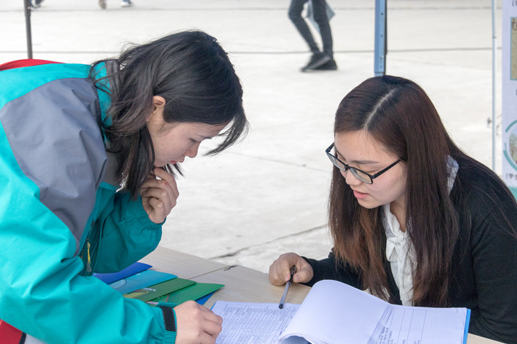 成都新華高級技工學(xué)校330專場校園咨詢?nèi)占磳㈤_啟！