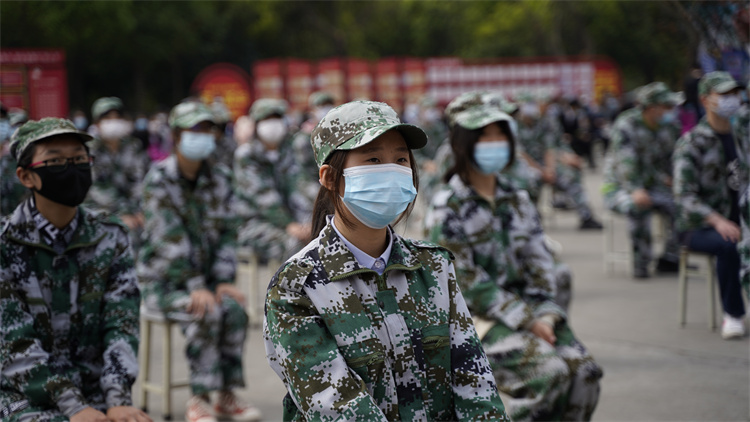 新起點(diǎn)再出發(fā)|成都新華高級(jí)技工學(xué)校升格揭牌儀式盛大啟幕！