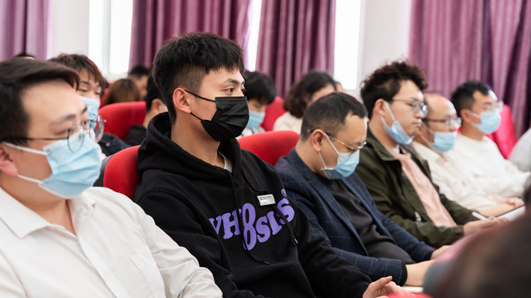 新華大講堂|加強師資力量建設，共建強校師資團隊