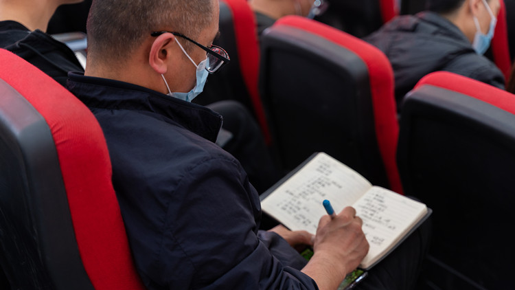 新華大講堂|加強師資力量建設，共建強校師資團隊