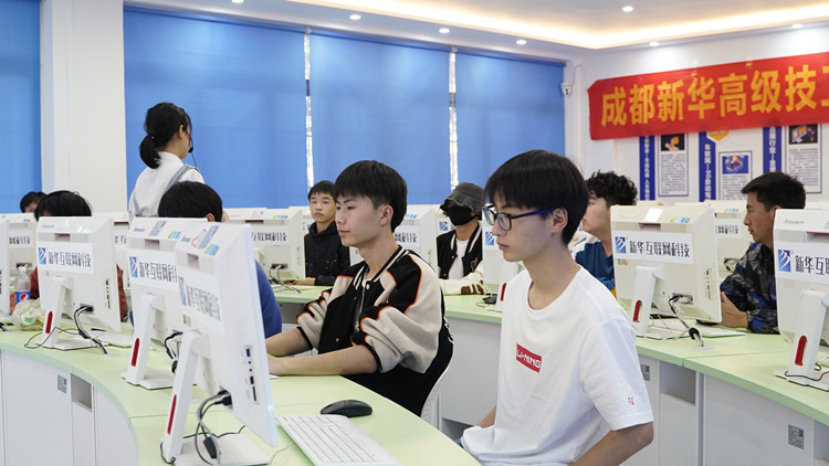 讓職業(yè)教育“香起來(lái)”，新華電腦教育譜寫(xiě)就業(yè)新篇章