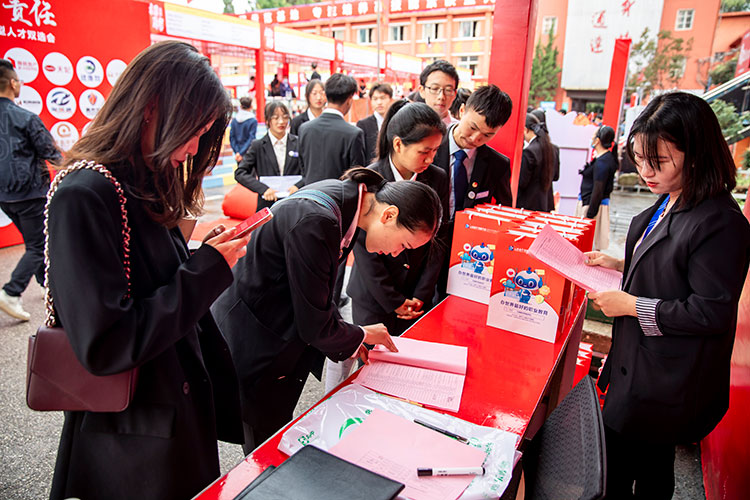 職教新政策，讓新華的職教模式火了