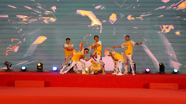 新專業(yè)發(fā)布會暨高技能獎學金啟動儀式圓滿落幕