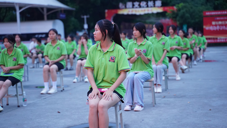 我校年度十佳創(chuàng)就業(yè)之星頒獎盛典圓滿禮成