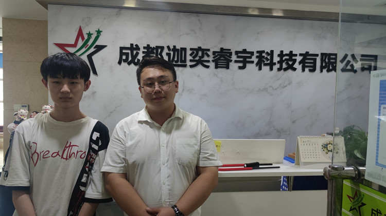 就業(yè)回訪，新華在路上