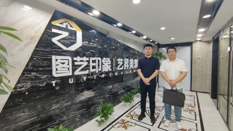 關懷從未停止——成都新華回訪畢業(yè)學子