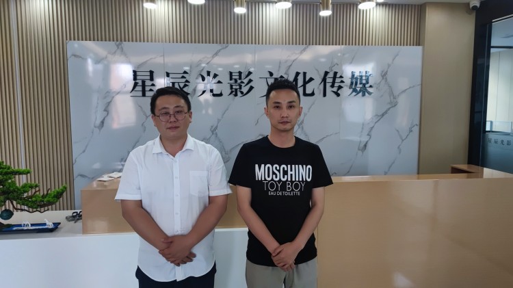 關懷從未停止——成都新華回訪畢業(yè)學子