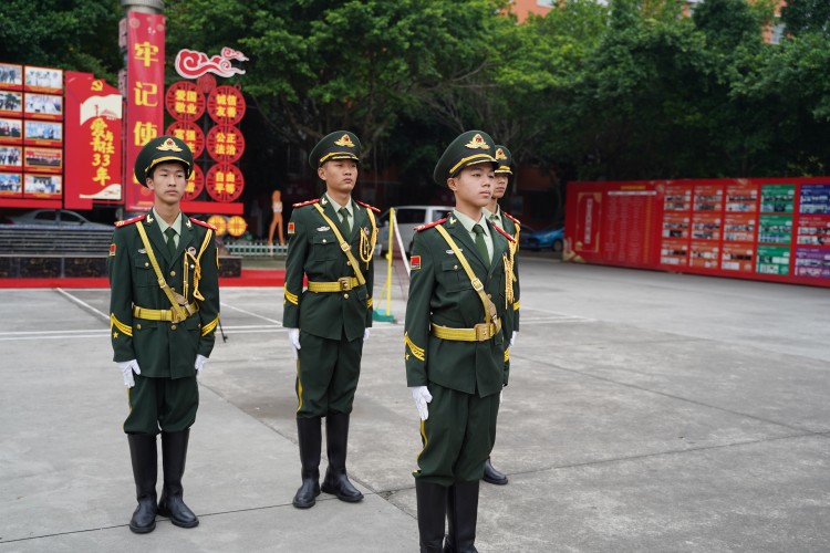 新華國(guó)旗護(hù)衛(wèi)隊(duì)|青春與國(guó)旗同在！
