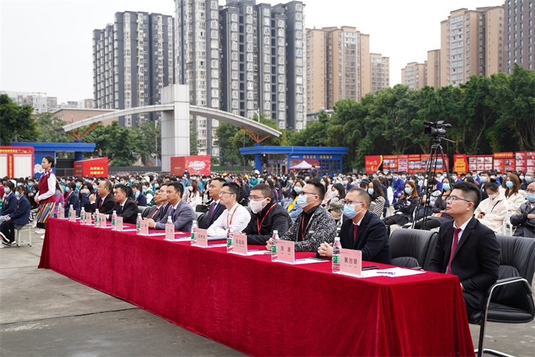 啟航！現(xiàn)場(chǎng)直擊2022級(jí)新生開(kāi)學(xué)典禮暨京東社會(huì)實(shí)踐表彰大會(huì)！