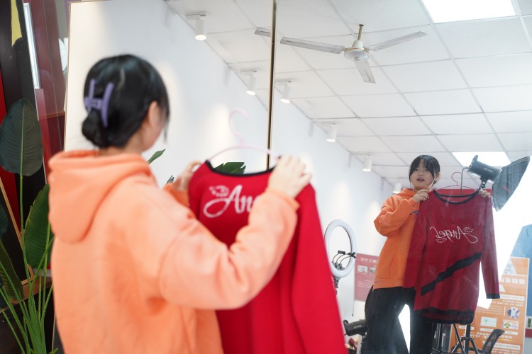 優(yōu)秀學(xué)子|京東實習(xí)再得佳績，新華學(xué)習(xí)更創(chuàng)新高