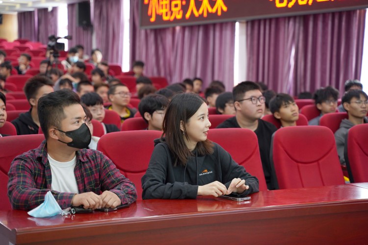 大咖新華行|星耀教育引領(lǐng)電競之星