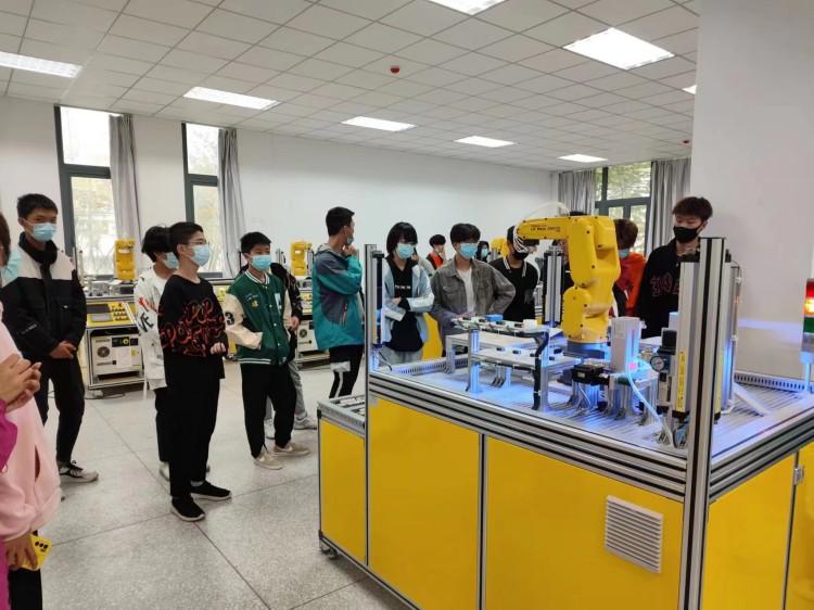 新華學(xué)子智能制造實(shí)訓(xùn)基地研學(xué)游完美收官