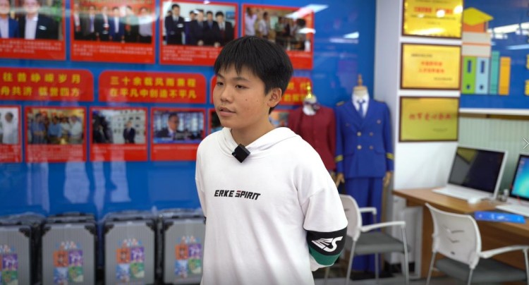 轉(zhuǎn)校來(lái)新華，用愛(ài)灌溉未來(lái)