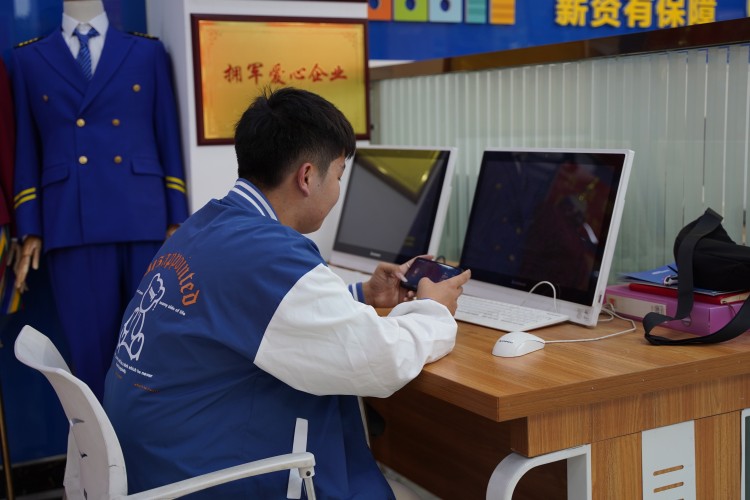 新生故事|逐夢(mèng)電競(jìng)，共赴賽場(chǎng)