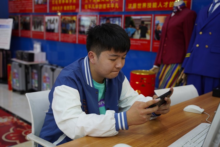 新生故事|逐夢(mèng)電競(jìng)，共赴賽場(chǎng)