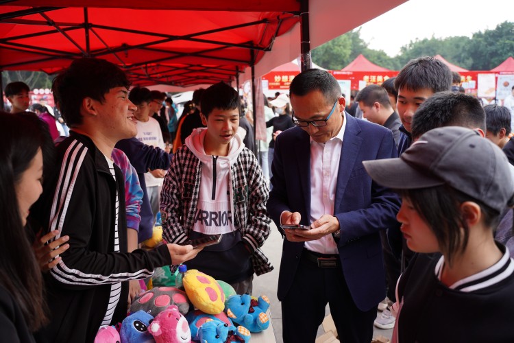 嗨翻全場！新華雙十一活動火爆來襲 ！