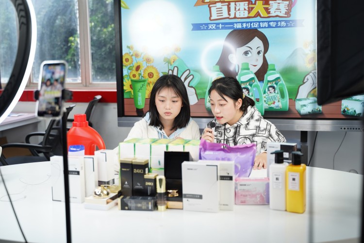 嗨翻全場！新華雙十一活動火爆來襲 ！