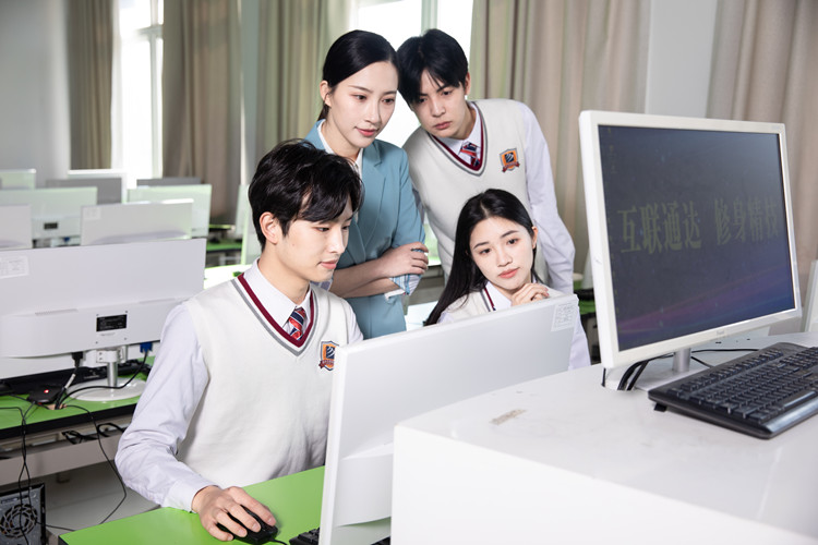 不想上學(xué)就輟學(xué)打工？新華為你指路