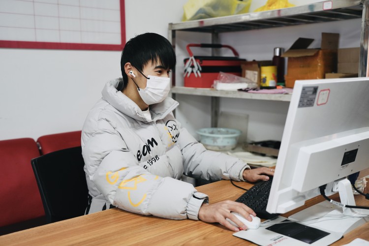 優(yōu)秀學(xué)子|披星戴月，盡心竭力