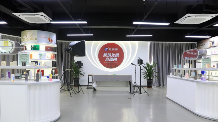 新華電腦教育開(kāi)展“百企千師進(jìn)萬(wàn)家”活動(dòng)