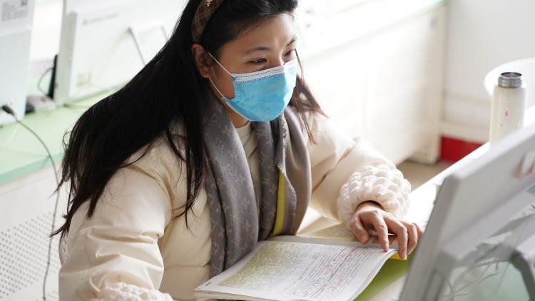 細(xì)磨琢新玉 時(shí)艱展風(fēng)采