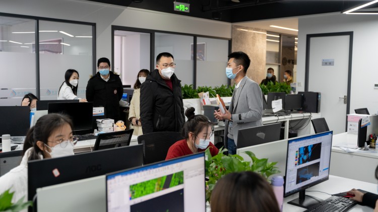 新華就業(yè)有高度，新年回訪有溫度