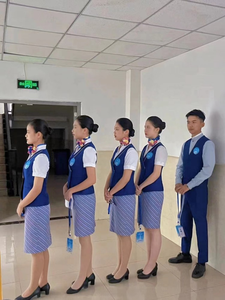 優(yōu)秀學(xué)子|逐夢(mèng)藍(lán)天，共赴未來(lái)