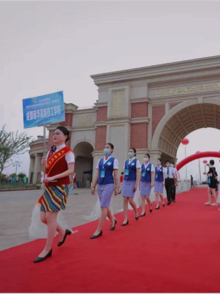 優(yōu)秀學(xué)子|逐夢(mèng)藍(lán)天，共赴未來(lái)