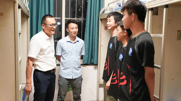 就業(yè)不迷茫！把孩子交給新華，您就放心吧