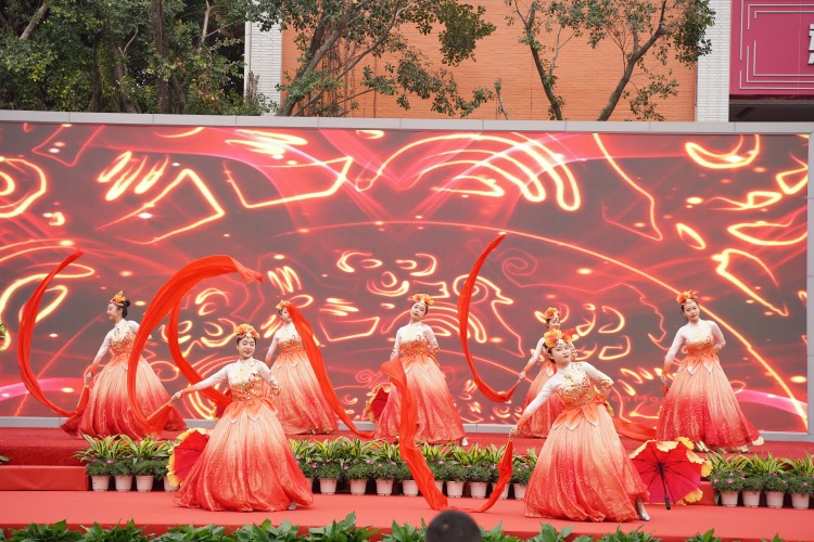 校企共建育“雙高”精英，新華教育培大國工匠