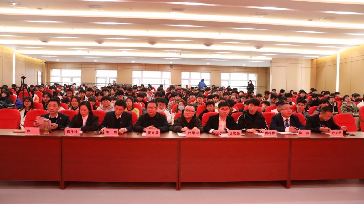 親授頂尖技能，世界技能大賽首席專家葉維中走進(jìn)新華！