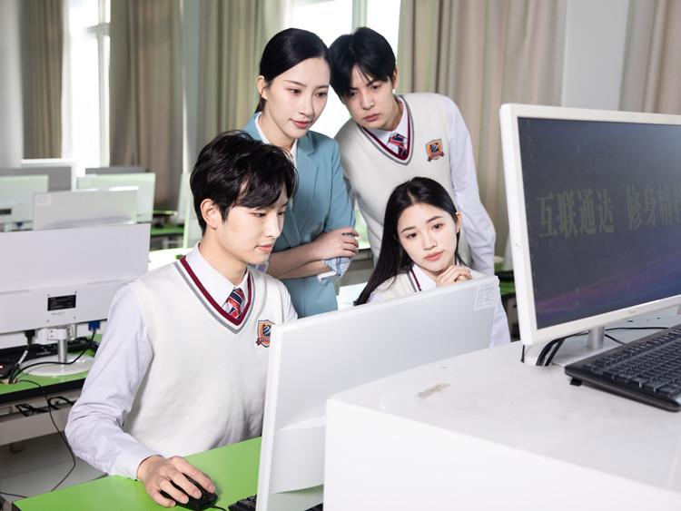 清華教授帶團隊3D打印一棟住宅只花20多萬，相關(guān)設(shè)計人才備受關(guān)注