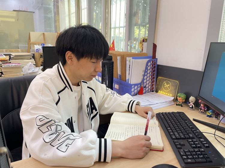 新華90后老師這樣說(shuō)：不以規(guī)矩，不成方圓