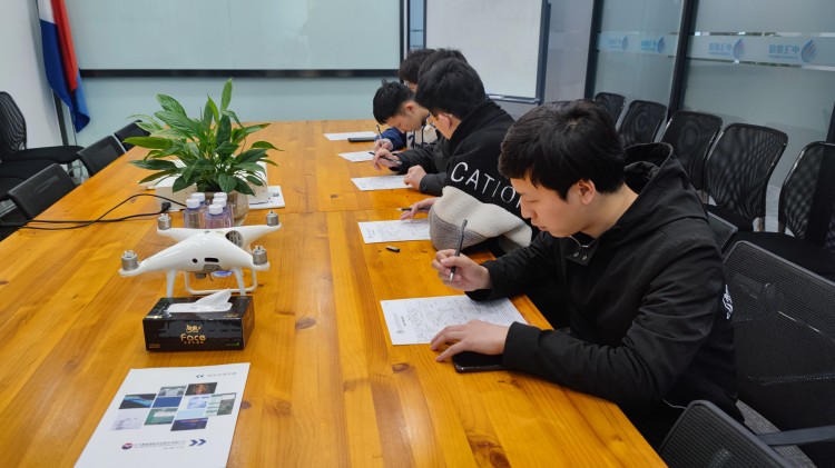 就業(yè)難度更升級！成都新華高級技工學(xué)校就業(yè)再爭潮頭