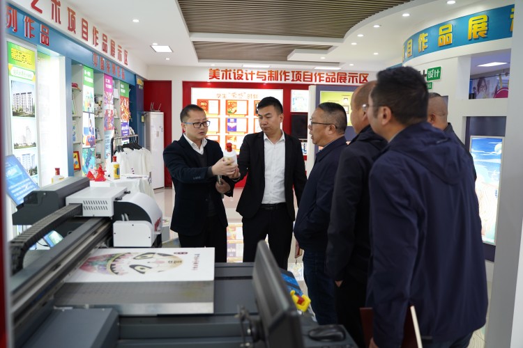 調(diào)研促發(fā)展，攜手育青苗