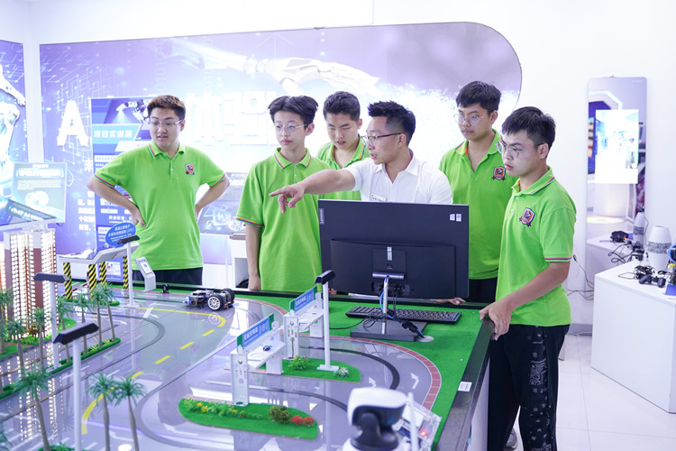 人民網(wǎng)親點(diǎn)！推動(dòng)產(chǎn)教融合要讓校企都得利