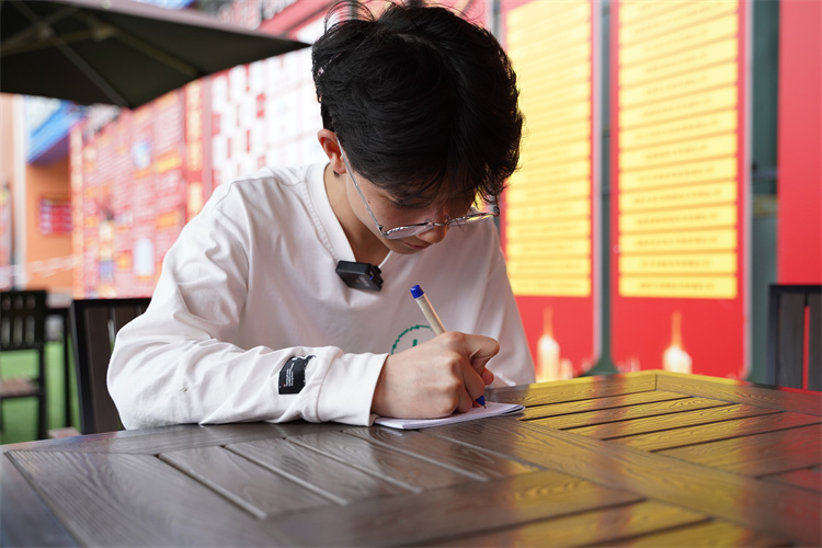 電競(jìng)少年：以熱愛(ài)為青春正名，以拼搏為夢(mèng)想加冕