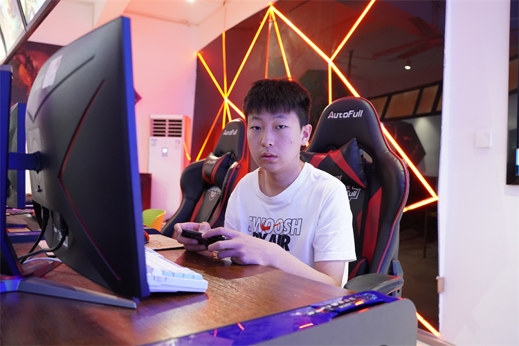 新生故事|馬好駿：眼里有夢(mèng)想光芒的電競(jìng)男孩