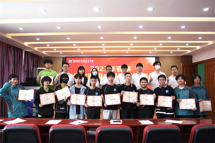 凝心聚力，收獲碩果|成都新華畢業(yè)階段答辯圓滿禮成