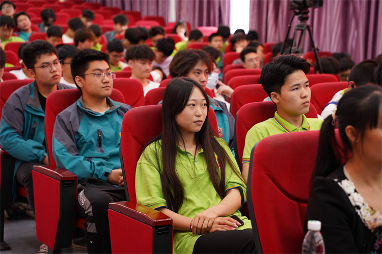 凝心聚力，收獲碩果|成都新華畢業(yè)階段答辯圓滿禮成