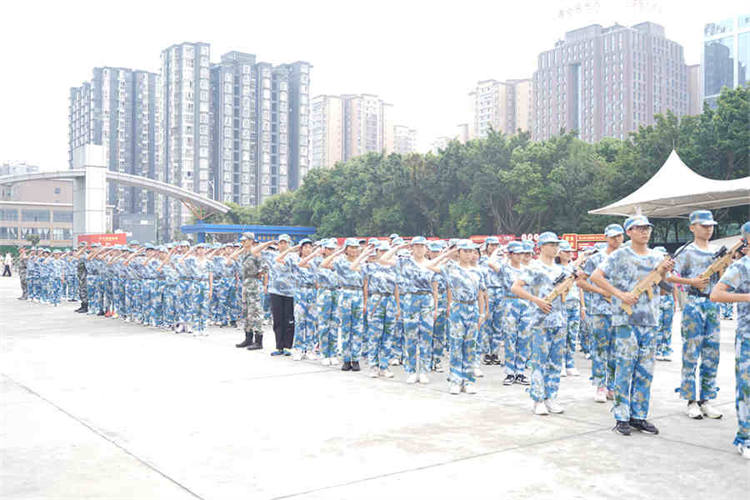 強(qiáng)國復(fù)興有我——2023四川新華電腦學(xué)校秋季軍訓(xùn)匯演圓滿落幕