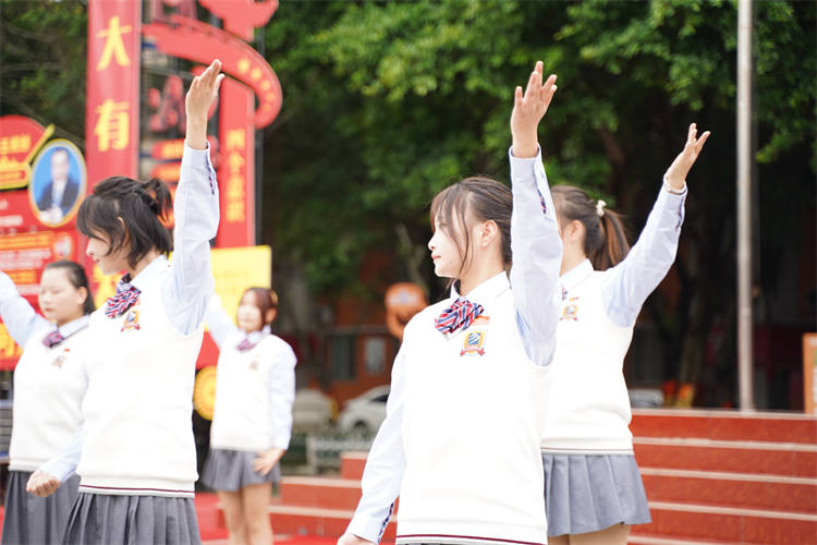 軍訓(xùn)后開學(xué)第一周，一起來(lái)看活力滿滿的大家