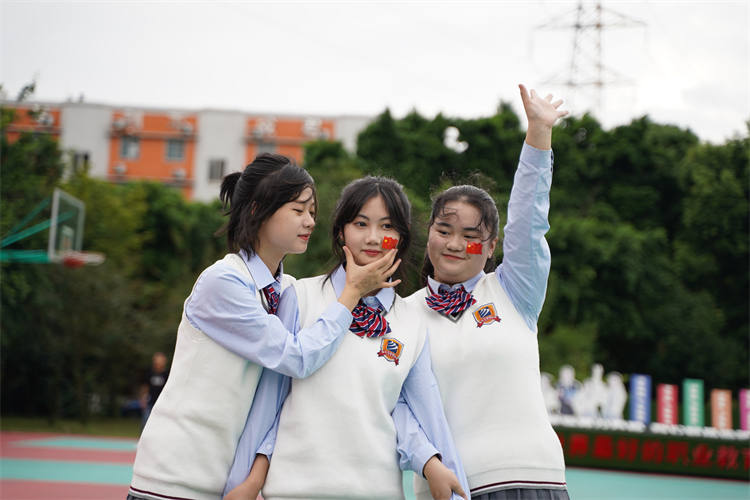 軍訓(xùn)后開學(xué)第一周，一起來(lái)看活力滿滿的大家