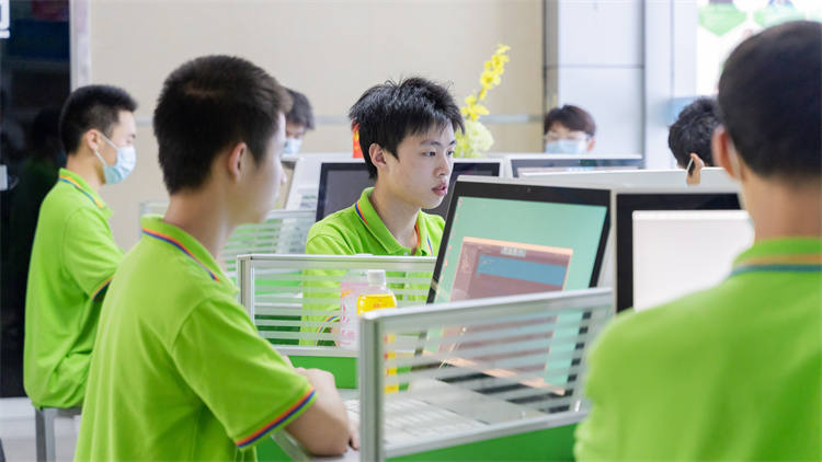 軍訓(xùn)后開學(xué)第一周，一起來(lái)看活力滿滿的大家