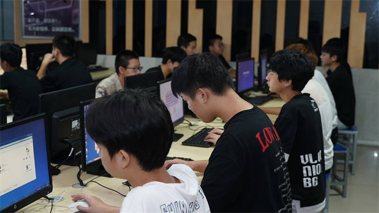 軍訓(xùn)后開學(xué)第一周，一起來(lái)看活力滿滿的大家