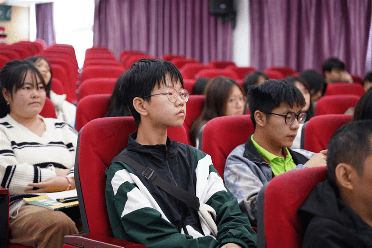 初高中生后悔輟學(xué)打工，如何才能重啟校園之旅