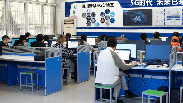 初高中生后悔輟學(xué)打工，如何才能重啟校園之旅