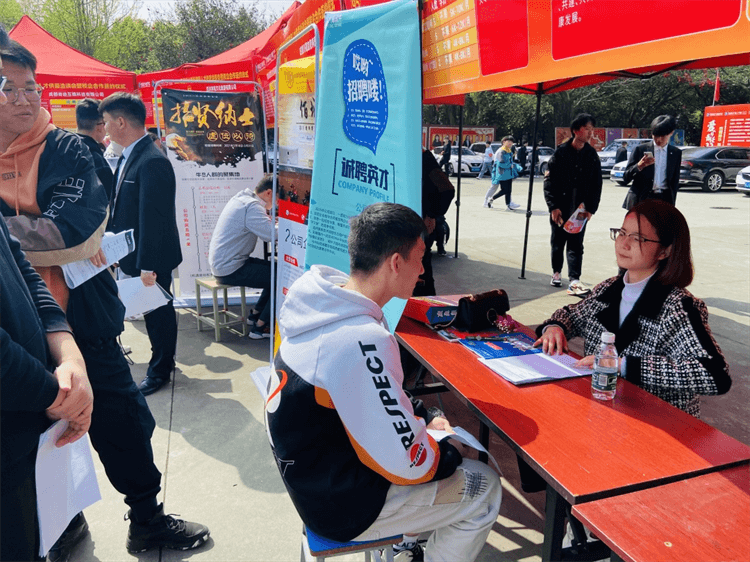 初高中生后悔輟學(xué)打工，如何才能重啟校園之旅