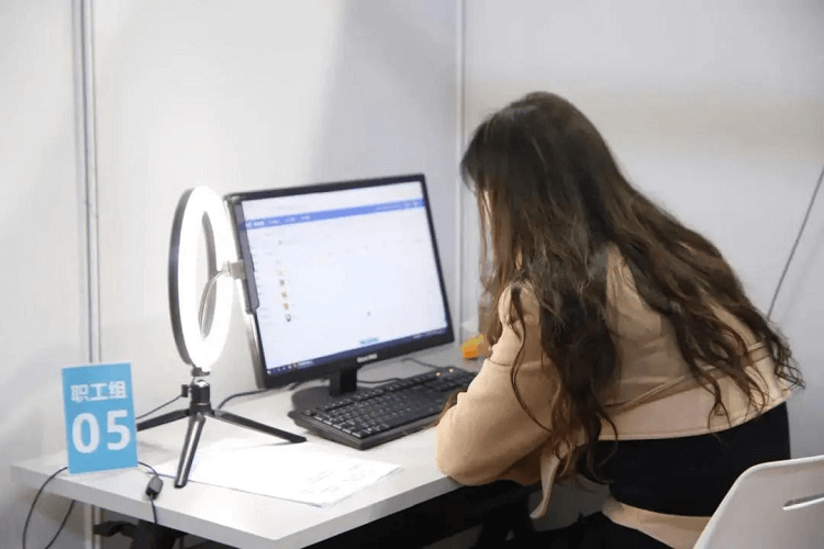 獲獎(jiǎng)+1?。〕啥夹氯A老師又又又獲獎(jiǎng)啦！